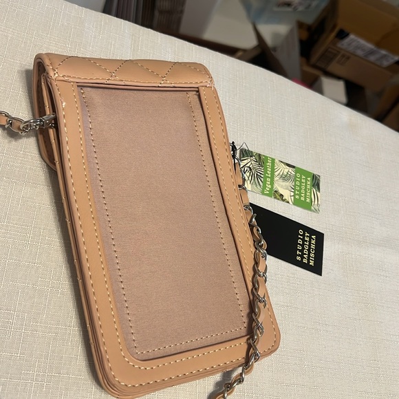 Badgley Mishka Pearl Strap Quilted Cell Phone Case NWT Cream - Picture 6 of 8